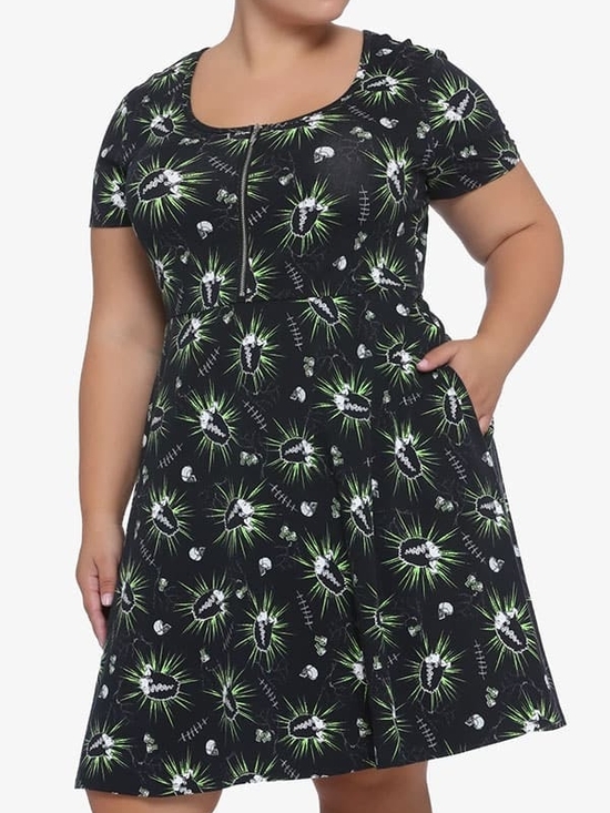 Universal Dresses & Skirts - Universal Monsters Bride of Frankenstein Zipper Dress! 🖤⚡